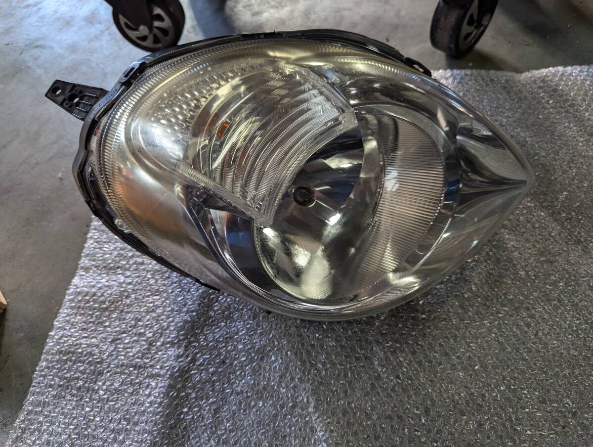 日産 モコ MG22S 純正 ヘッドライト運転席側 右側 ヘッドランプ 照明拍卖