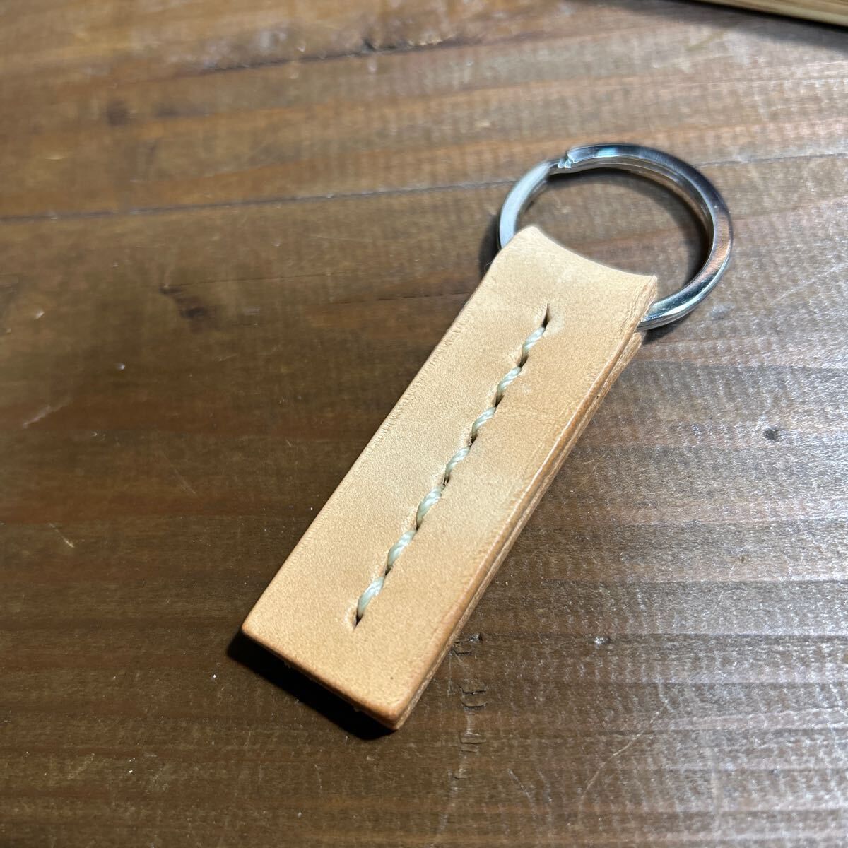 JOE レザー キーホルダー ハンドメイド 革 手縫い 70拍卖