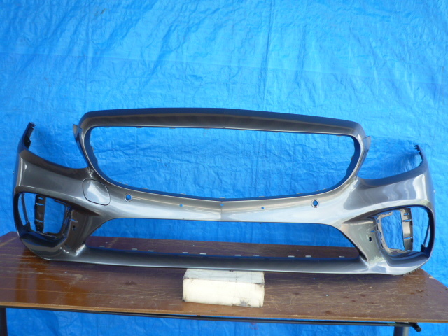 ☆BF879 ベンツ W205 Cクラス フロントバンパー グレー A2058856002拍卖