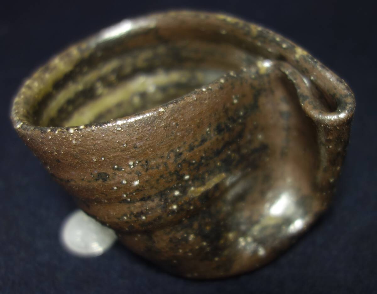 昭和期 黒釉 餃子の耳手 高級ウーロン茶器&酒器兼用 琉球焼 陶磁器研究拍卖