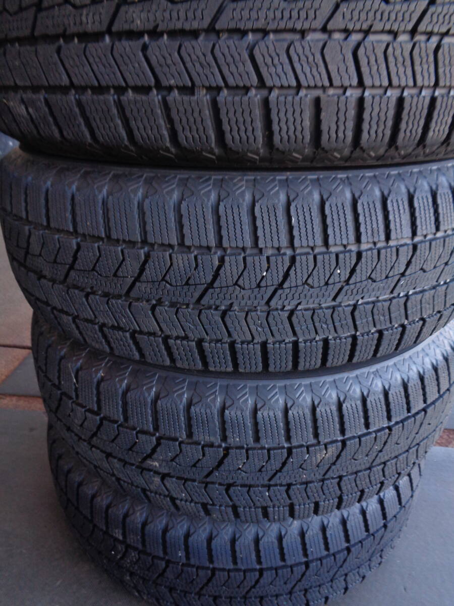 S174 TOYOオブザーブギズ2 185/60R15 日本製 2020年製 残り目多 中古スタッドレスタイヤ4本拍卖