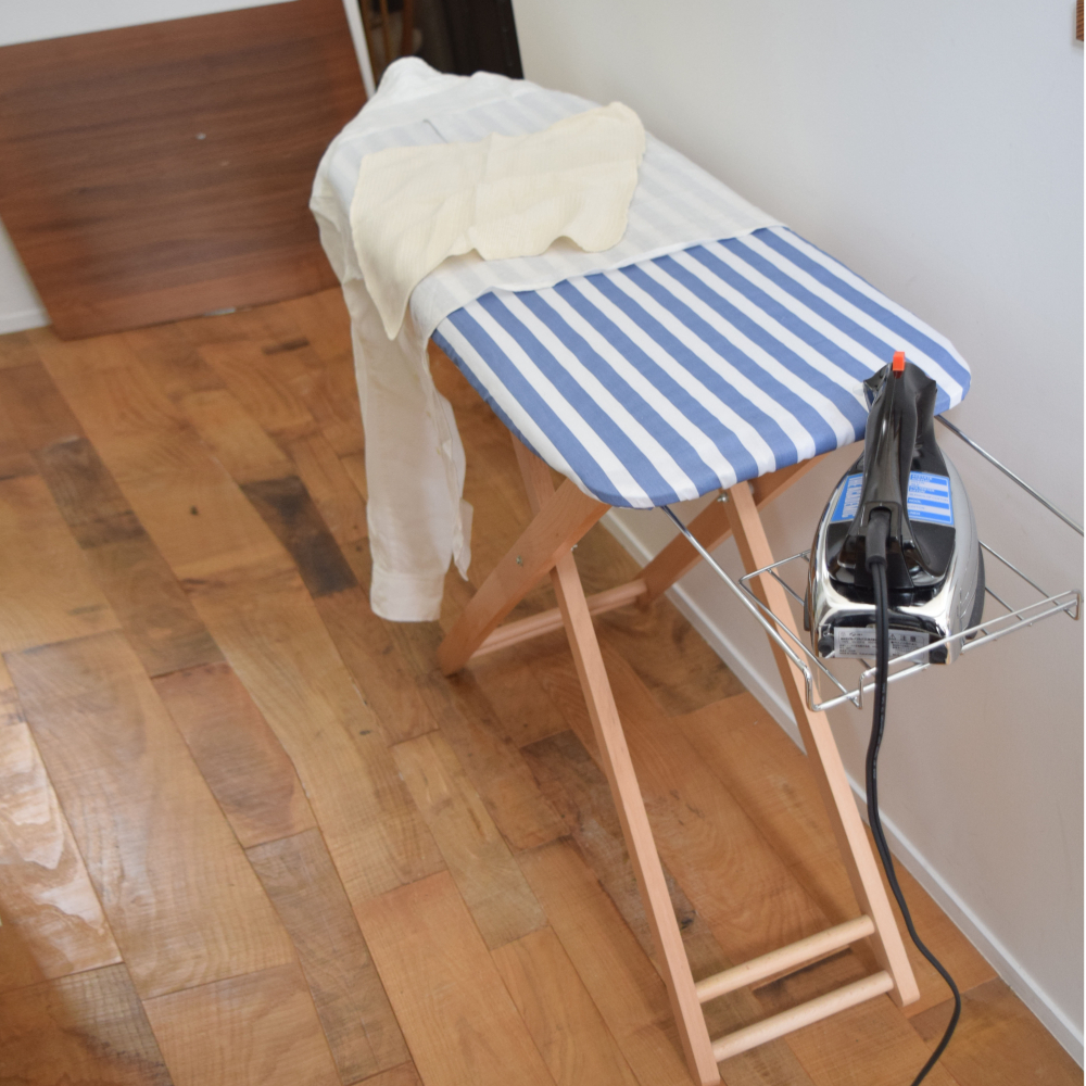 北欧 木製 折りたたみ アイロン台 高さ4段階調整 スタンド式 船型 置き台 インテリア ディスプレイ 木製家具 家庭用品 コンパクト 洗濯用品拍卖