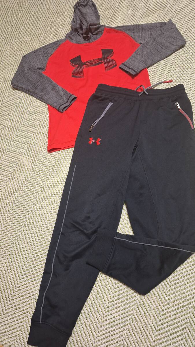 アンダーアーマー フード付長袖&パンツ 130 140拍卖
