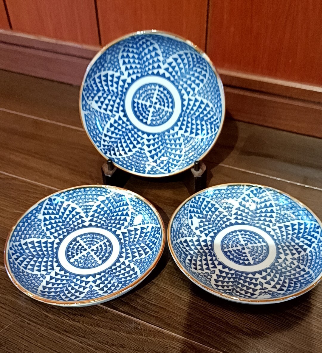 (805)印判幾何学模様皿3枚組 アンティーク 時代物 骨董 レトロ拍卖