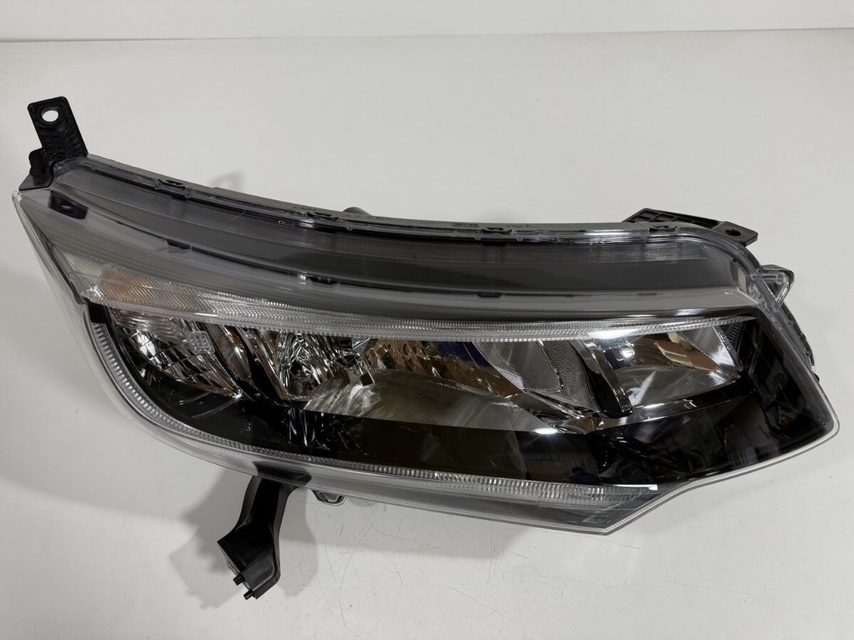 ホンダ純正 GB5/GB6 フリード ハロゲンヘッドライトAssy 右側 STANLEY W2171 刻印J0 棚番L-1202拍卖