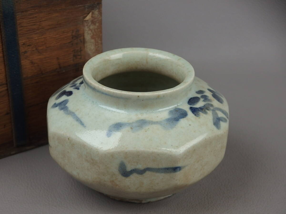 【骨董・茶道具】★李朝★★染付花文九角面取壷 fp117ugl.8 香炉 朝鮮美術 分院拍卖