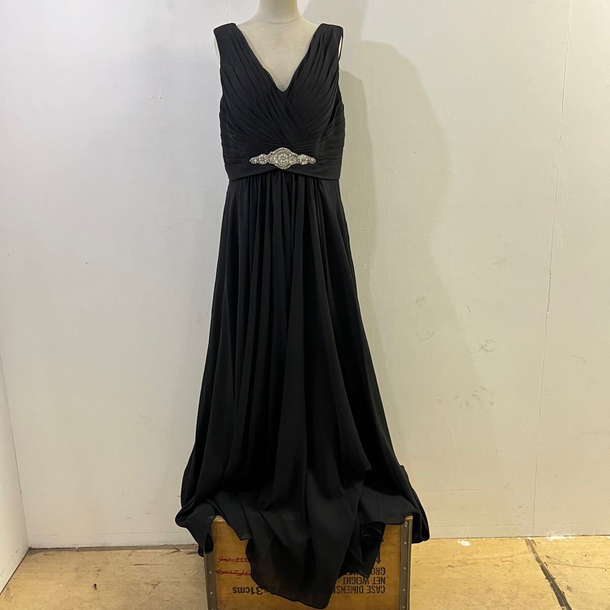 ロングドレス ロングワンピース フォーマル 発表会 ステージ衣装 ノースリーブワンピース キャバドレ ビーズ 黒【送料一律/同梱可能】E拍卖
