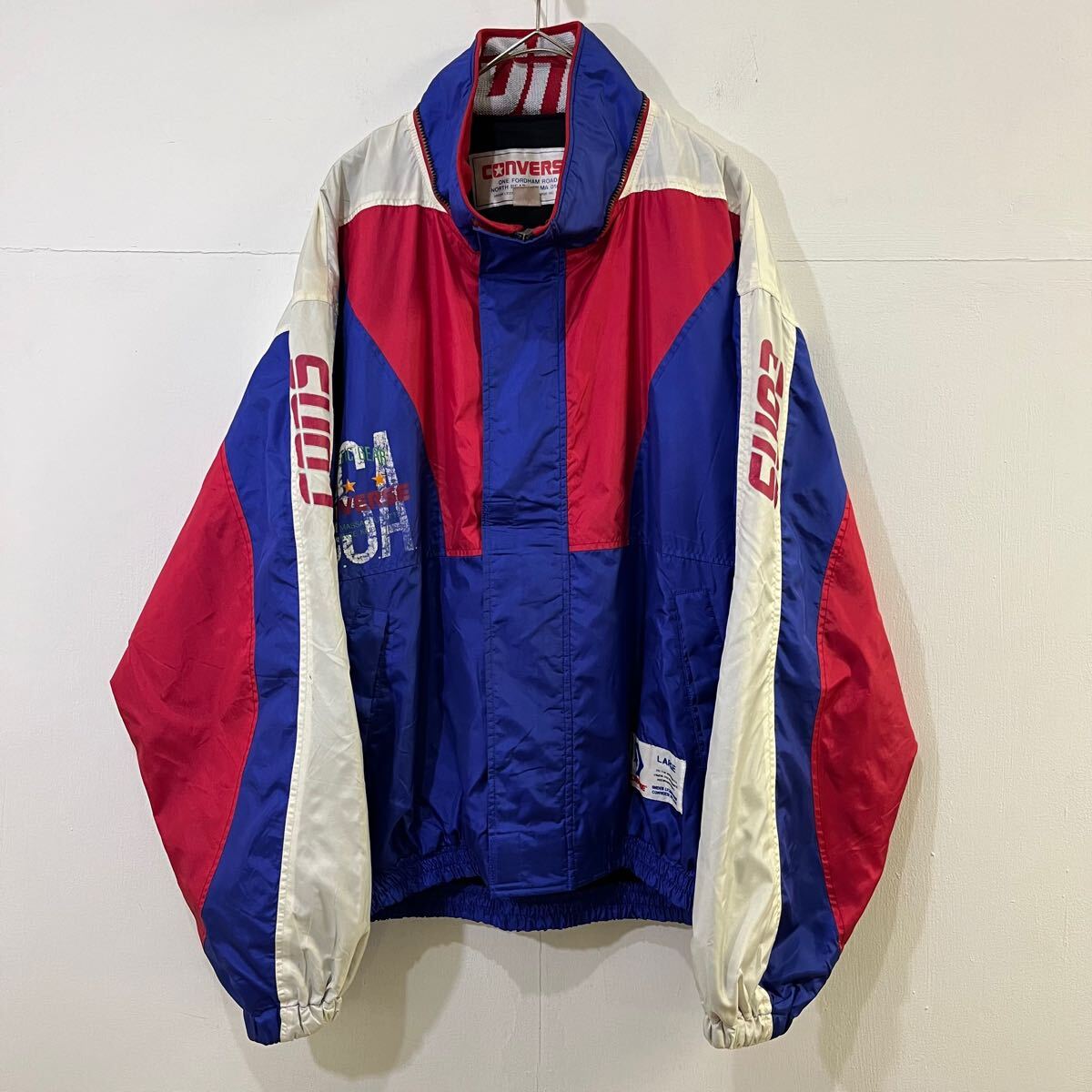 90s CONVERSE ナイロンジャケット ジップアップブルゾン プリント クレイジーパターン マルチカラー コンバース【送料一律/同梱可能】O拍卖