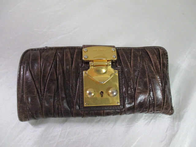 miumiu ミュウミュウ 茶ギャザー加工マテラッセレザー長財布(USED)101324M拍卖