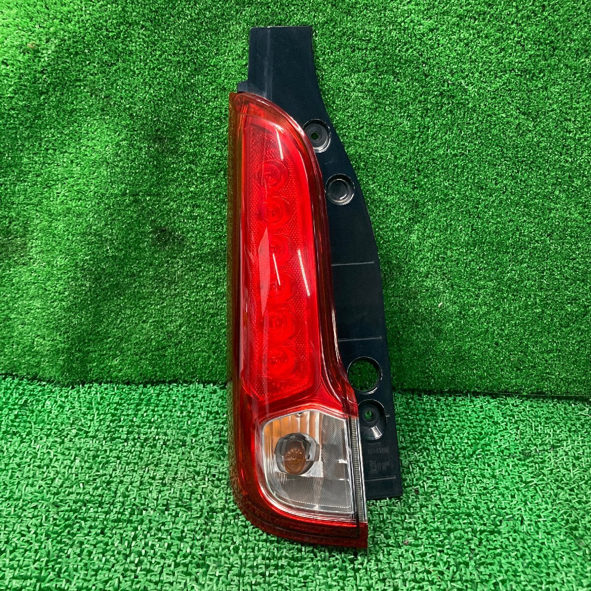 ♪♪スペーシア MK42S G 左 テールランプ テールライト KOITO 220-59294 (W9479)♪♪拍卖