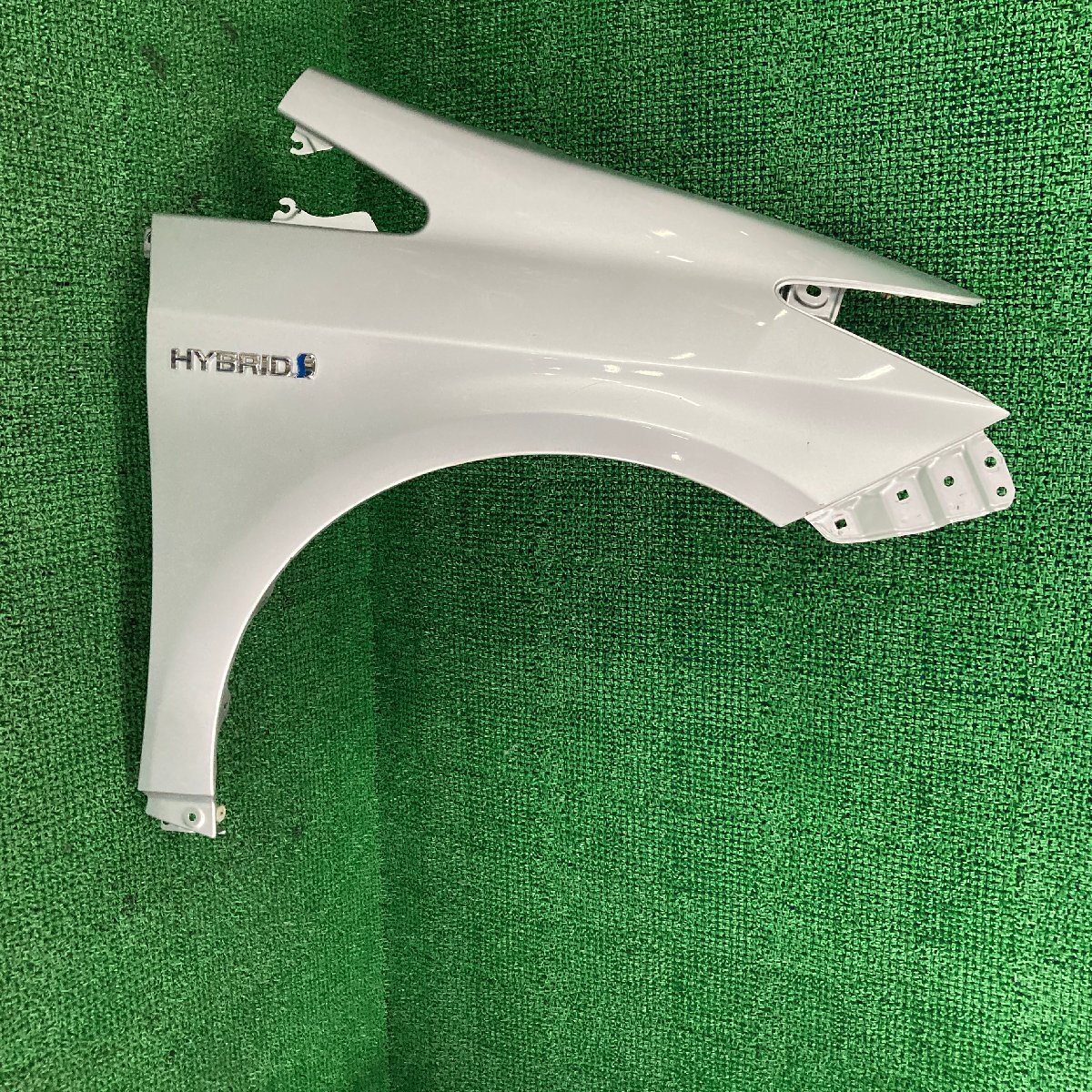 ♪♪値下げ再出品!! プリウス S ZVW30 右 フェンダー サイドパネル カラー 1F7 シルバー系(W9785)♪♪拍卖