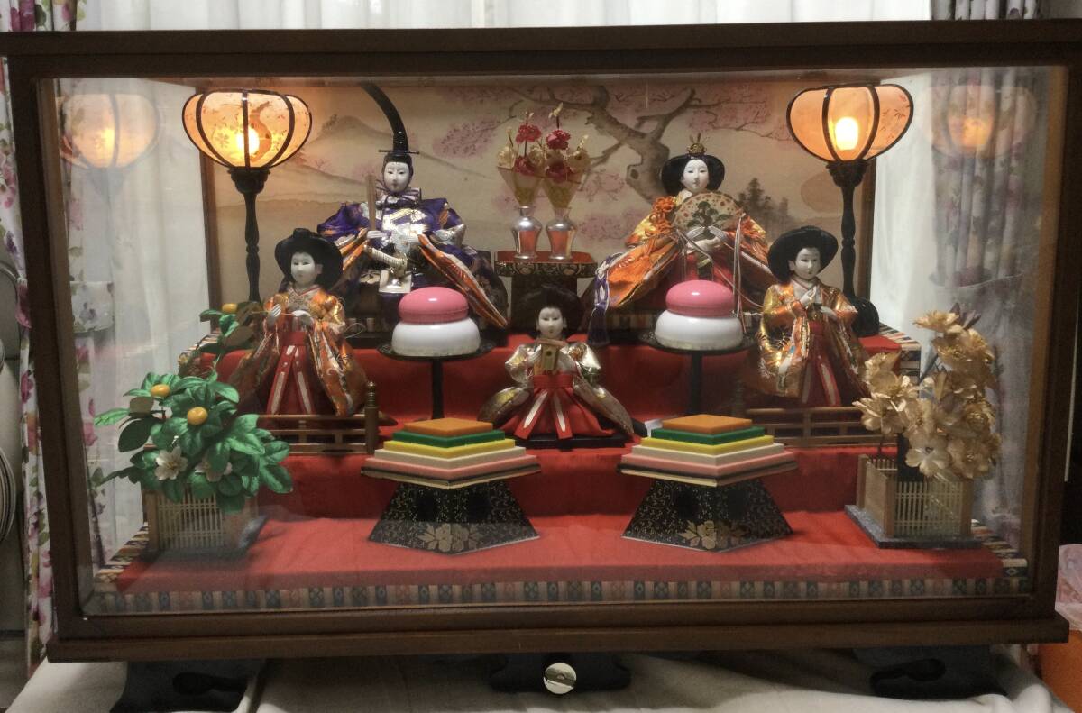 ひな人形 ケース入り オルゴール付き拍卖
