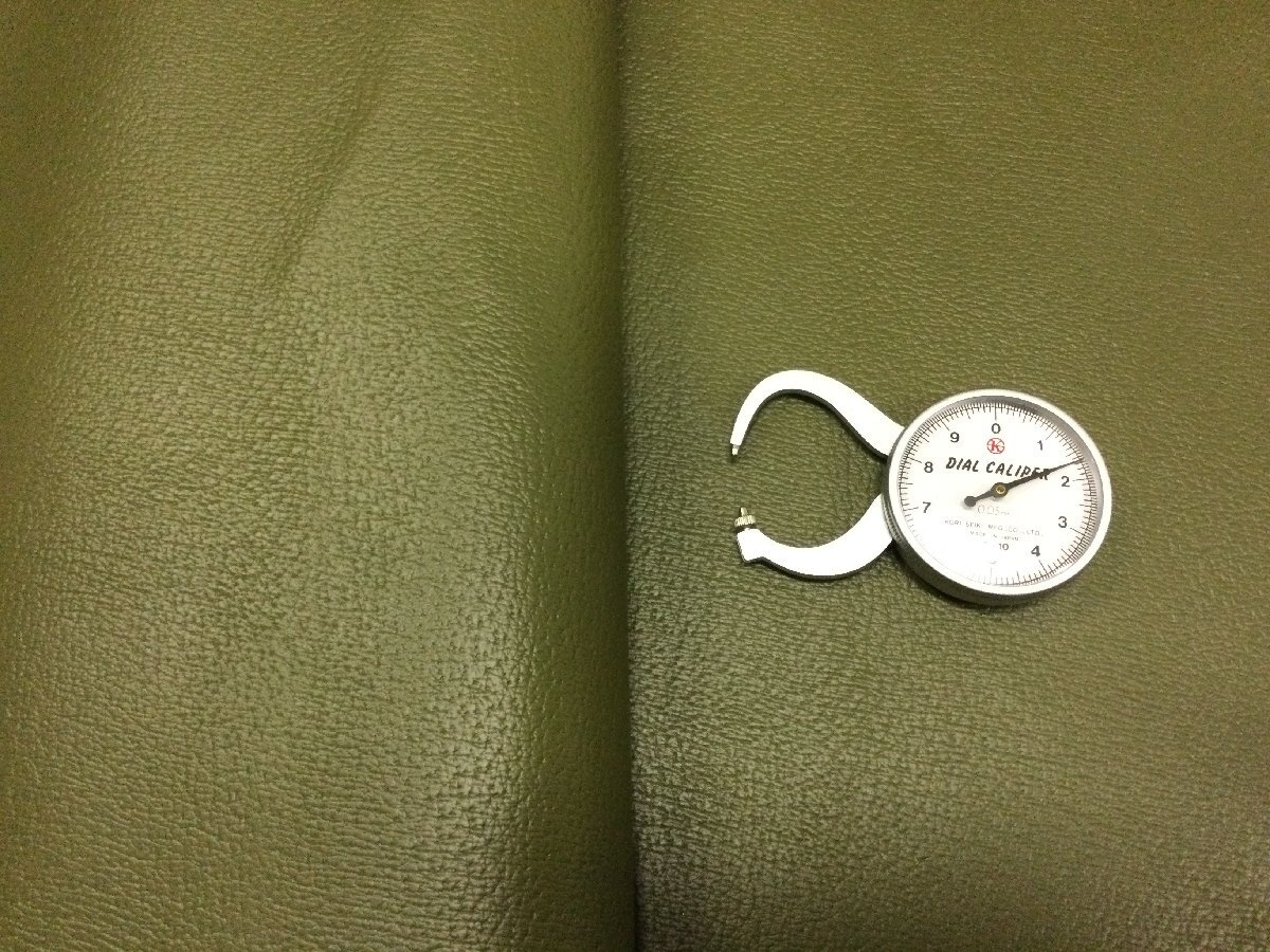 AE73革 皮/牛 シュリンク ダークカーキ 150ds 約0.2mm~0.5mm/格安拍卖