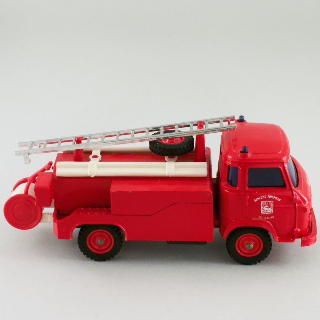 フランス ソリド(solido) 消防車 Toner Gam POMPIER 1er SECOURS No.3303拍卖
