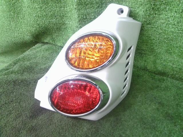 ミニカ GF-H42A H41A H47 V 右 テール ランプ ライト タウンビー パールセレクト 3G83 W13 MR586294拍卖