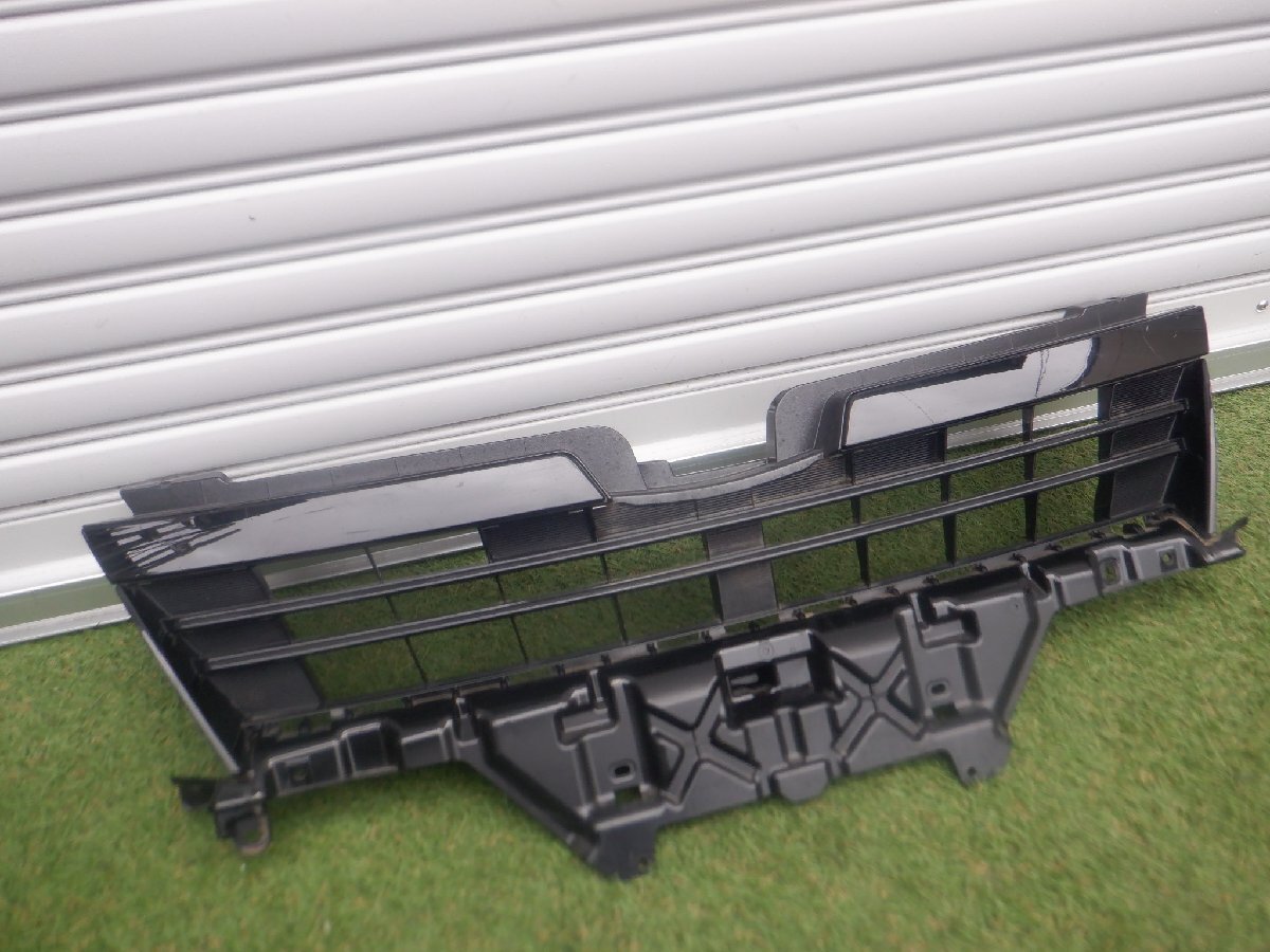 トヨタ純正 ZRR80 ZRR85 80 ヴォクシー VOXY 前期 フロントグリル ラジエターグリル 53111-28680 ブラック m-24-10-582拍卖