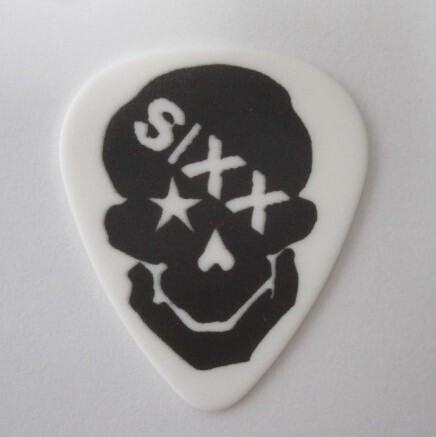 ★Motley Crue モトリー・クルー Nikki Sixx ニッキ―・シックス 2022年 The Stadium Tour Motley is Back 2022 ギターピック拍卖