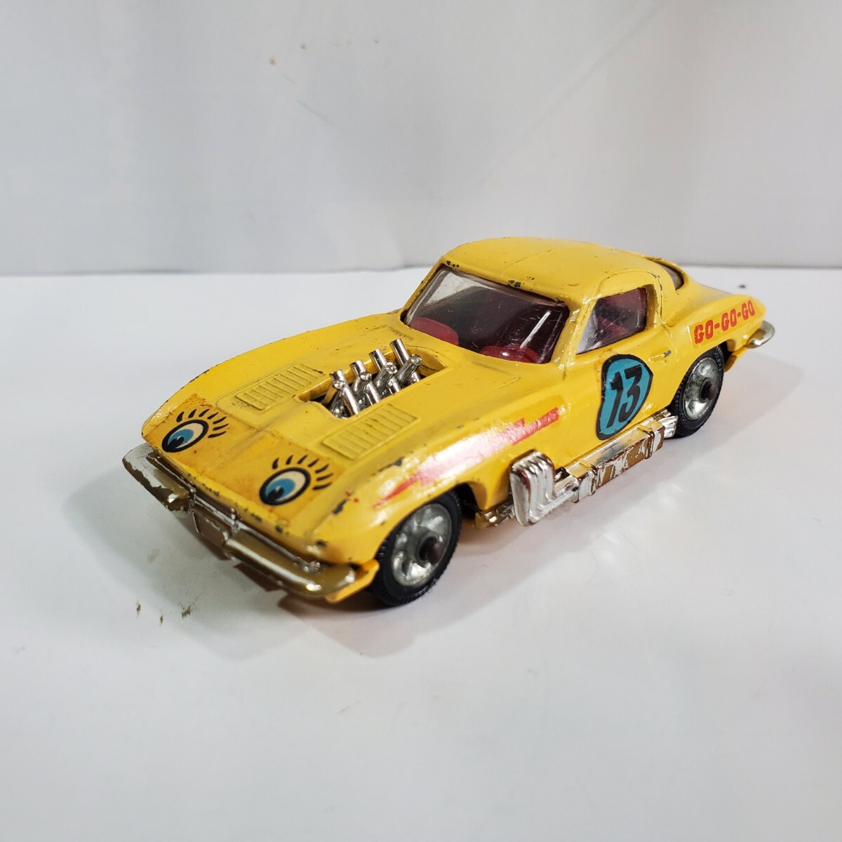 CORGI TOYS コーギー 1/43「CUSTOMIZED CHEVROLET CORVETTE STINGRAY」シボレー コルベット スティングレー 黄色 イギリス製 キズ有り 779拍卖