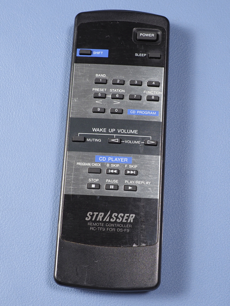 アイワ リモコン RC-TF9 (STRASSER DS-F9用) ジャンク【匿名送料無料】拍卖