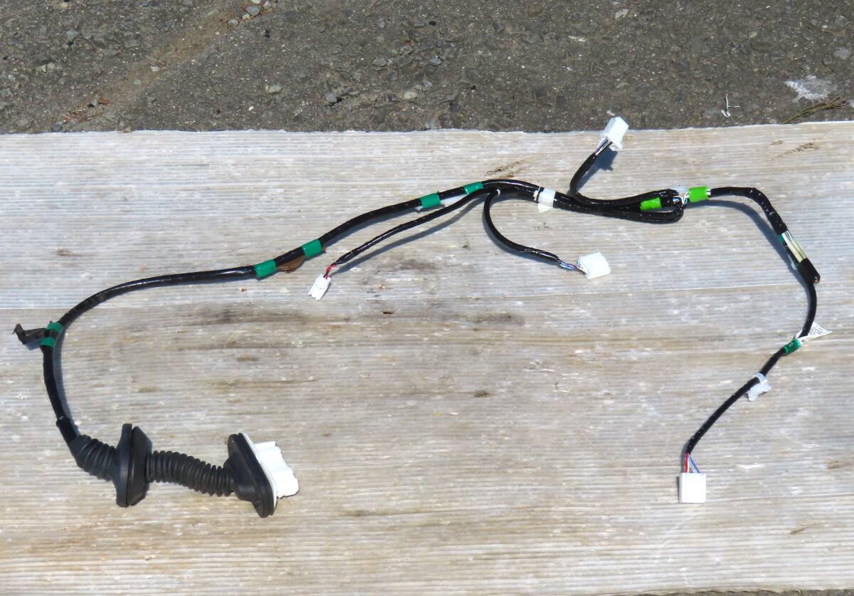 R5 6AA-MXPK11 MXPK10 MXPK15 MXPK16 アクア AQUA 純正 リア 右ドア 後席右側ドア ドア ハーネス 配線 / 82153-52870拍卖