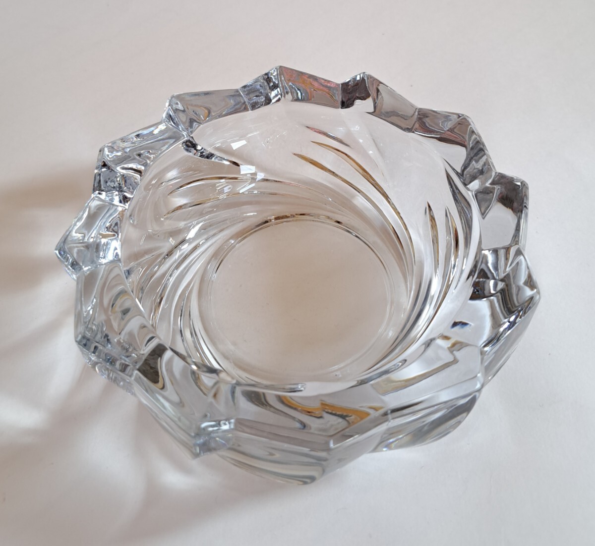 ガラス灰皿 小 ギザギザ クリスタル 灰皿 アッシュトレイ ガラス拍卖