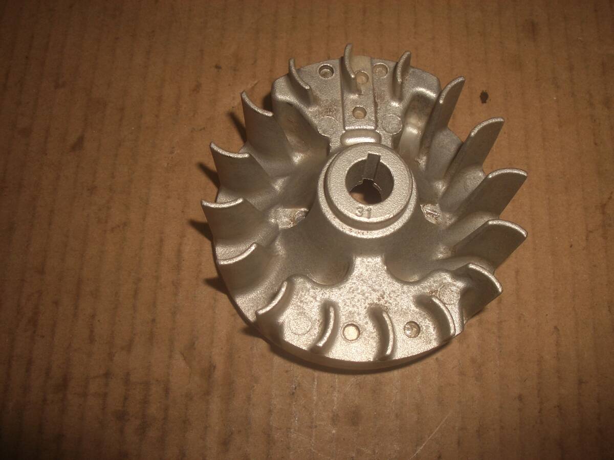 イリノ 刈払機 TBE27エンジン付き その5 フライホイール拍卖