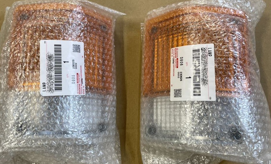 ●新品 未使用●トヨタ純正 ランドクルーザー60 フロント コーナーランプ ターンシグナルランプ拍卖