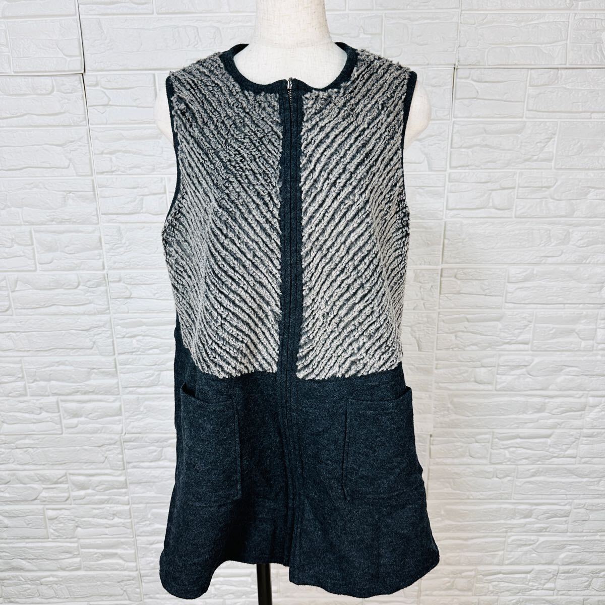【1501】LOBJIE ロブジェ ベスト サイズL ネイビー 肌触り良い チャック ポケット ノースリーブ ひざ丈 ジップアップ拍卖