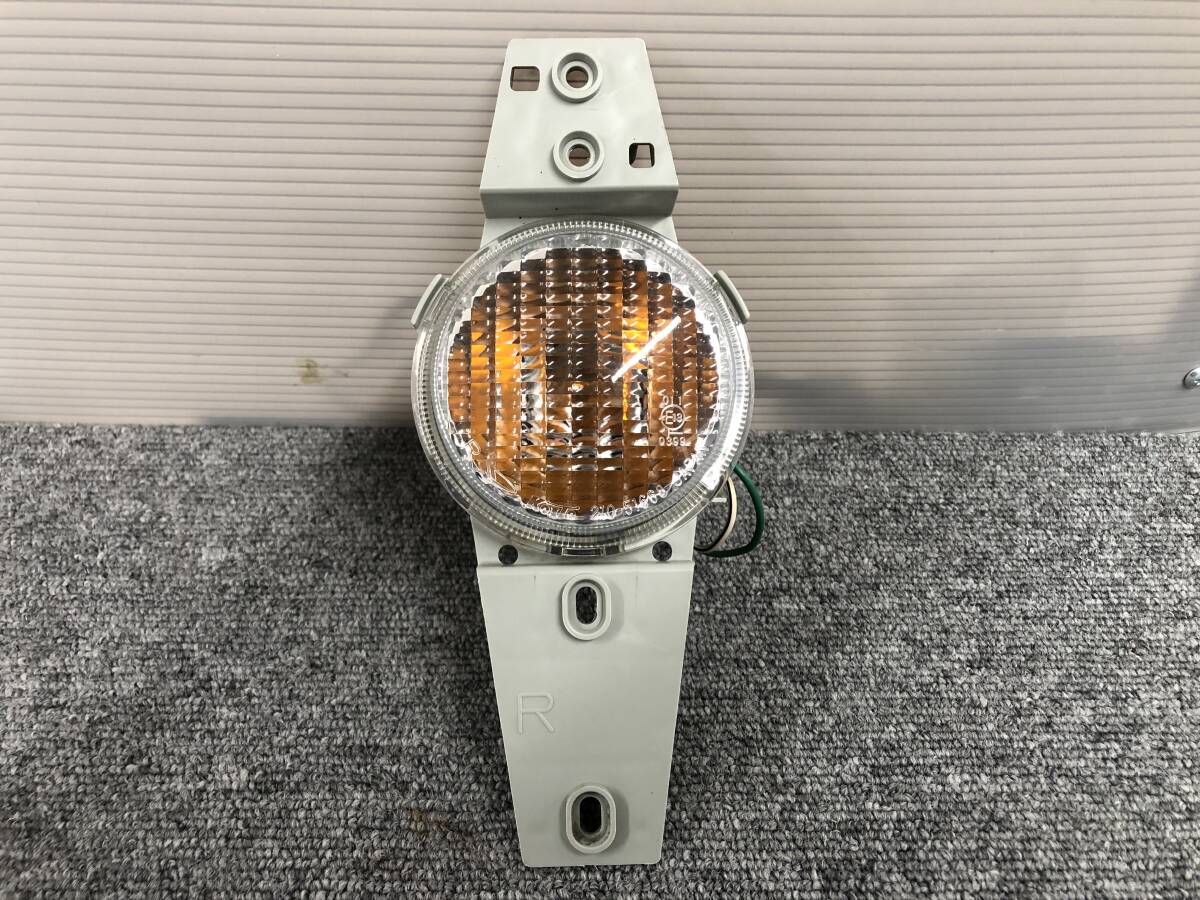 □□2410-Z77 スタート即決!美品 ダイハツ テリオスキッド J111G J131G フロントバンパー ウインカー 右 KOITO 210-51668拍卖
