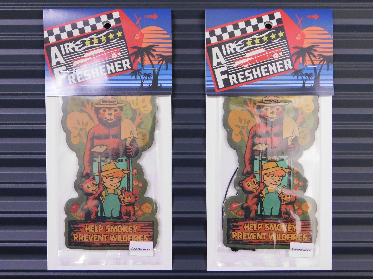◆送料\140◆【SMOKEY BEAR】※《エアーフレッシュナー2枚 / サンダルウッド》 AIR FRESHENER アメリカン雑貨拍卖