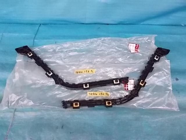 未使用品 オデッセイ RC1 リアバンパー リテーナー 左右SET №ZTA410152拍卖
