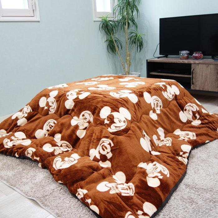 送料無料(北海道、沖縄は1500円別途ご負担)長方形(185×235cm)ミッキー&ミニー 長方形 中綿入りこたつ布団拍卖