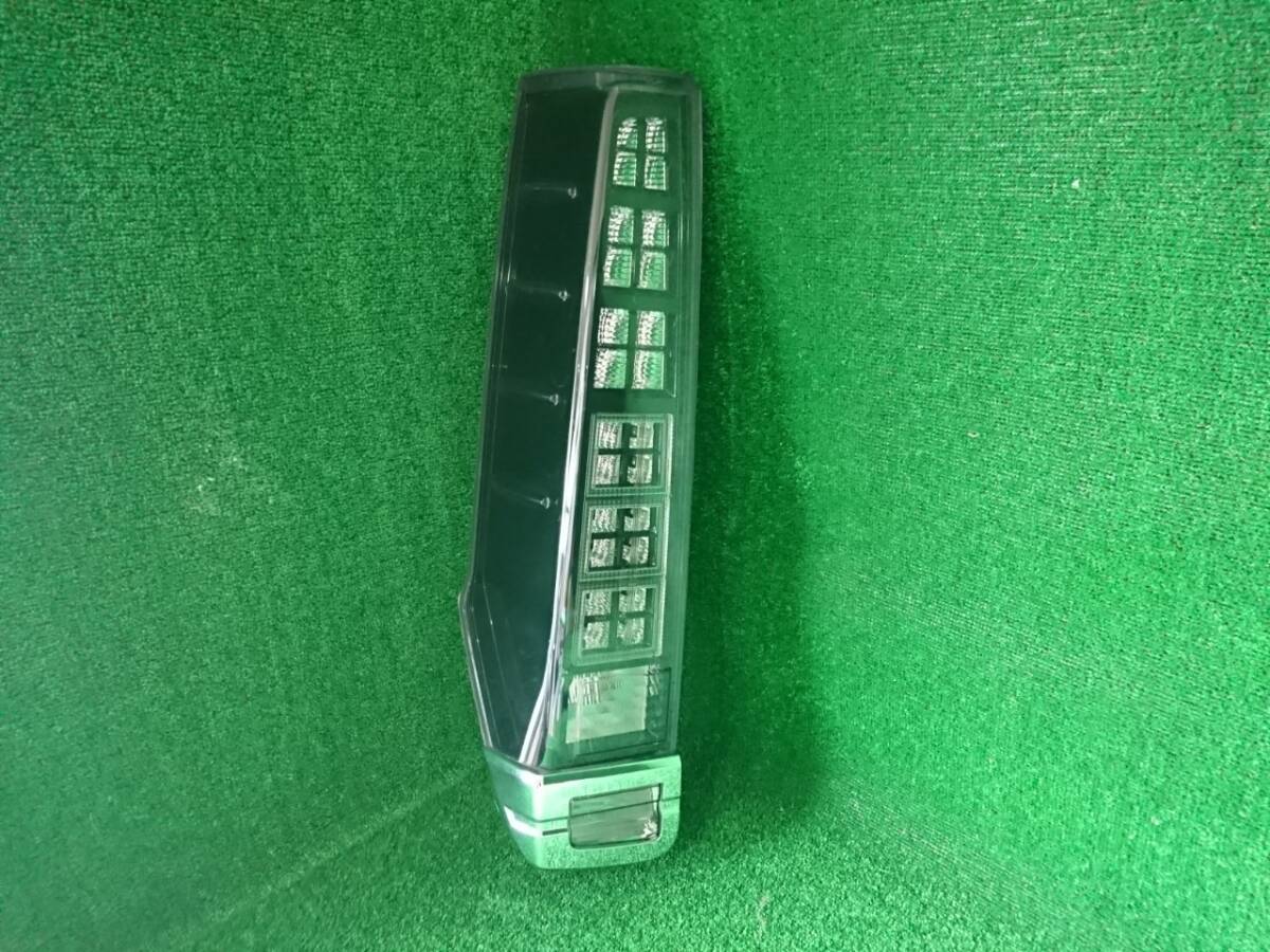 ZRR80 ヴォクシー 左テールランプ コイト 28-232(43823)拍卖