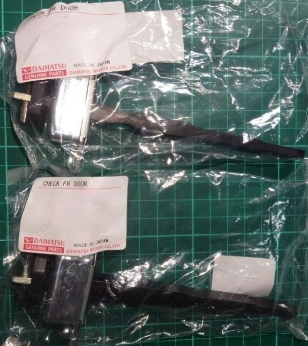新品 純正品 DAIHATSU ダイハツ ドアチェック フロント コペン L880拍卖