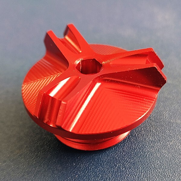 セロー225 セロー250 YSR50 R1-Z RZ250 RZ250R RZ350 YZF750SP FZR750R アルミ エンジン オイルフィラーキャップ オイルキャップ M20 赤拍卖