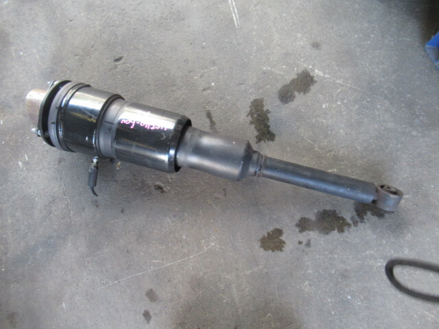 ★⑨R6 64104 USF40 LS460 純正左後ろエアサス 作動未確認品 48090-50160 レクサス 修理やストック等に拍卖