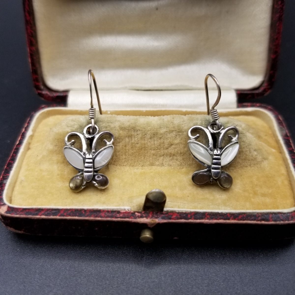 ナバホ族 Cheryl Wadsworth CW 蝶 マザーオブパール 925 シルバー ヴィンテージ フック ピアス 銀 NAVAJO Native American YMS拍卖