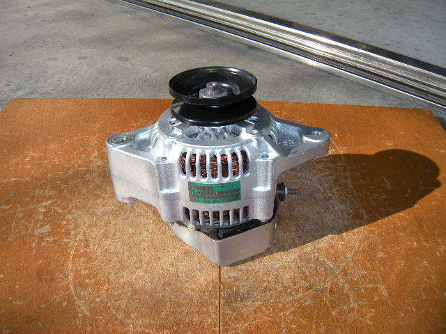 トヨタ、フォークリフト/ショベルローダー用オルタネーター(ダイナモ)リビルト品 101211-8690、27060-23371-71拍卖