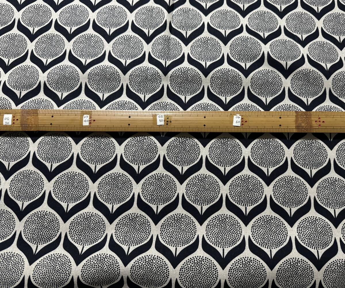5m 綿麻キャンバス 110×500cm フラワー / 生地 はぎれ 日本製 コットンリネン 綿45麻55 北欧風 モノトーン拍卖