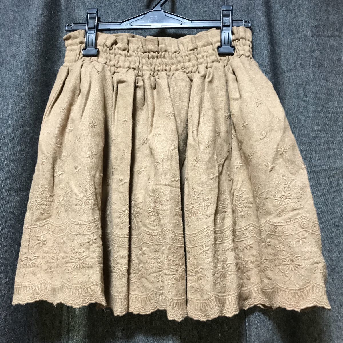 美品激安 earth music&ecology ミニスカート て拍卖