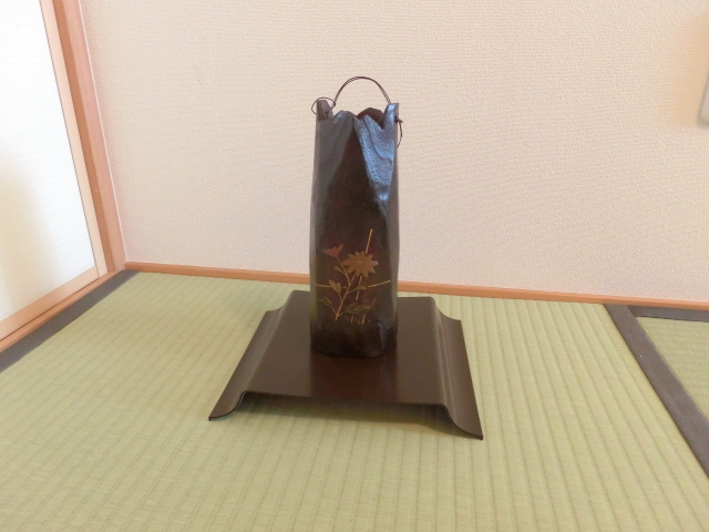 花台と花入れのセット 木製(筒の中:銅) 台:樹脂製 盆栽台 花台 香炉台 仏像台 拍卖