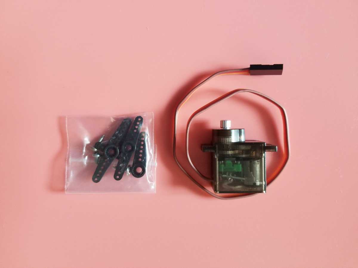 超小型 サーボ モーター 金属歯車 Servo motor 1個拍卖