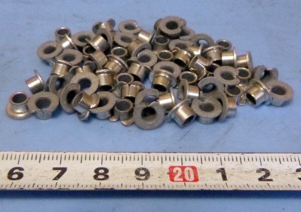 J011 軸受け メタル ブッシュ ツバ付き 丸4 65個セット 置古し未使用品!拍卖