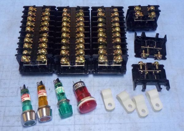D083 電機部品 ターミナルブロック パイロットランプ等 色々 一山拍卖