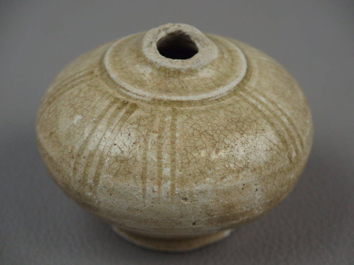 【骨董・茶道具】★古い 瀬戸焼?古瀬戸?スンコロク 宗胡録?★★青磁線文小壷 fi039tgb45.8 花道 華道 発掘品 出土品拍卖