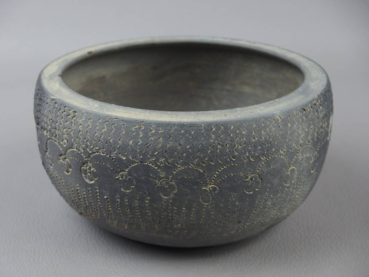 【骨董・茶道具】★新羅?須恵器?中国?★★陰刻文碗 fm100tb22.8 発掘品 出土品 中国古玩拍卖