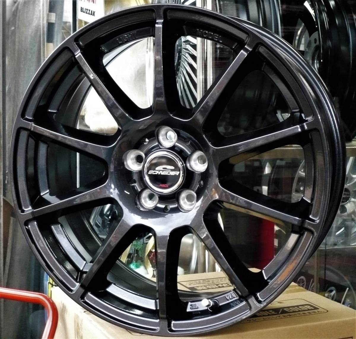 税込! ZVW50/ZVW51/ZVW55系 プリウス用 軽量アルミホイール 「シュナイダーSTAG」 新品1台分拍卖