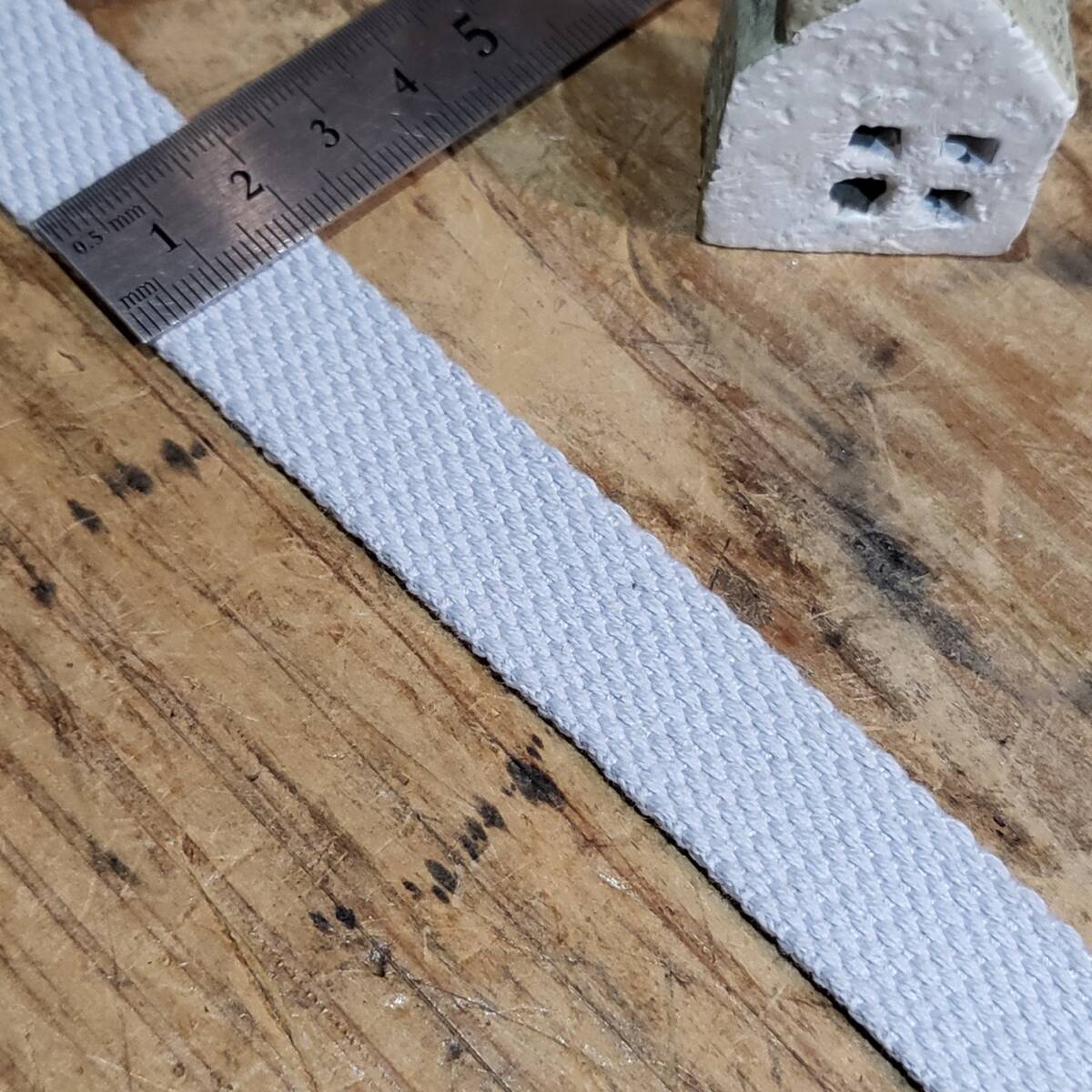 レザークラフト カバンテープ ●訳アリ商品● 幅25mm 厚2mm 長さ1個=1M(ホワイト)拍卖