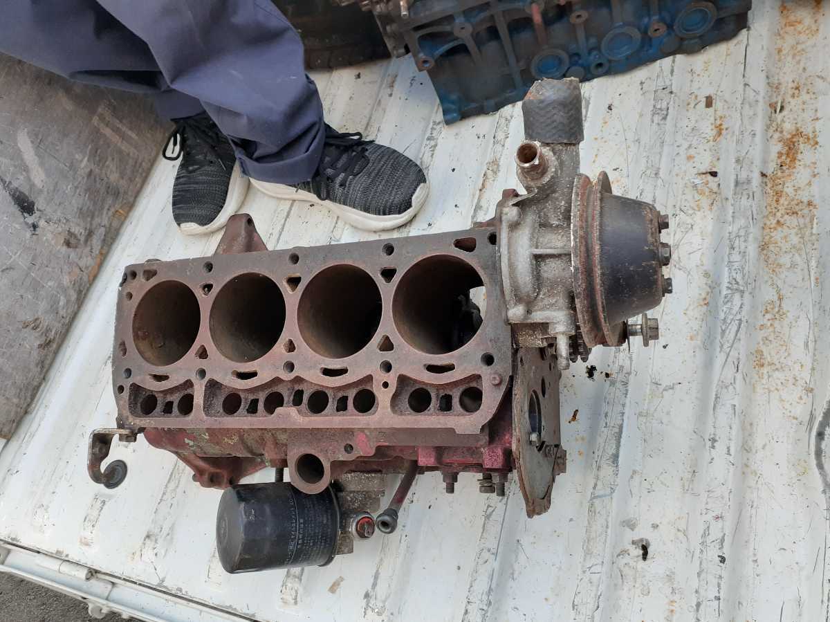 【自動車部品】 昭和 レトロ アンティーク 旧車 K型 3K ブロック ボア79ミリノギスにて 詳細不明 動作未確認 スターレット KP61 4K 加工用_拍卖