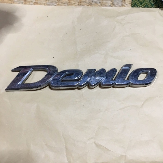 【自動車部品】 エンブレム マーク MAZDA マツダ デミオ拍卖